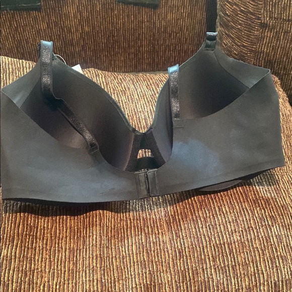 Warner's Sleek Black Women's Bra - Picture 2 of 7